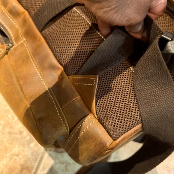 Leather backpack vintage w/ removable sleeve for laptop - Picture 9 of 14